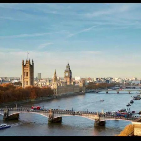 Luxury Apartment Riverside London Bagian luar foto