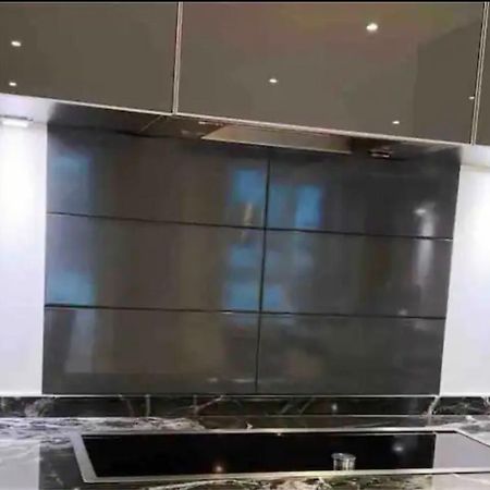 Luxury Apartment Riverside London Bagian luar foto